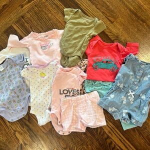 Newborn 0-3M Baby Girl Clothing Bundle Lot 10pc Onesies Romper Mixed Brands